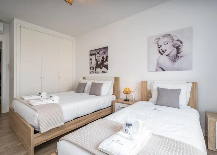 Comfort And Rooftop Pool #1964